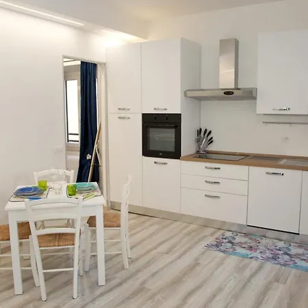 Sweet In San Rocco Apartment